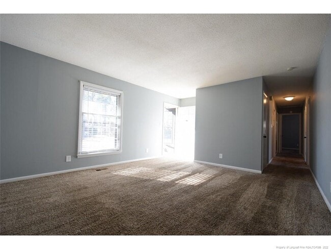 Foto del edificio - 6046 McDougal Dr