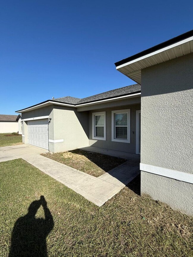 Building Photo - Stunning 4-Bedroom, 2-Bath Home in Poinciana with Modern Upgrades