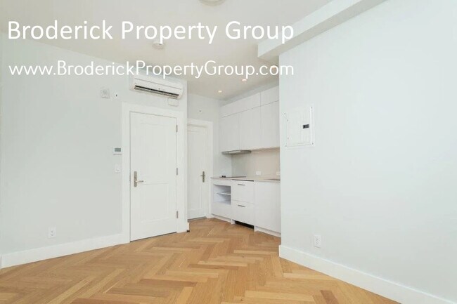 Foto del edificio - 457 Massachusetts Ave