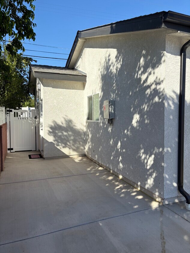 Entrada principal - 15857 Stare St