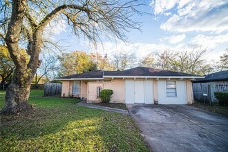 Building Photo - 1327 Diplomat Way