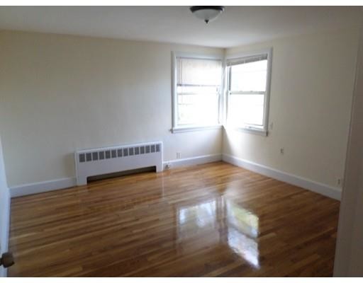 Primary Photo - 583-585 Summer St