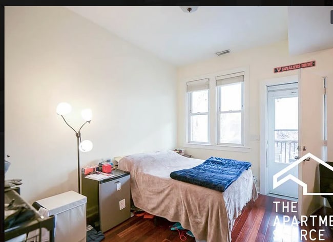 Building Photo - 665 W Cornelia Ave