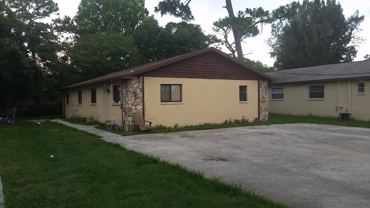 Building Photo - 15182 Verona Ave