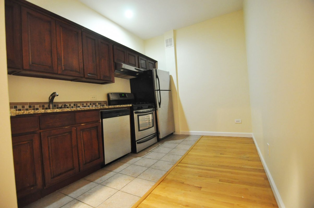 Primary Photo - 1215 Myrtle Ave