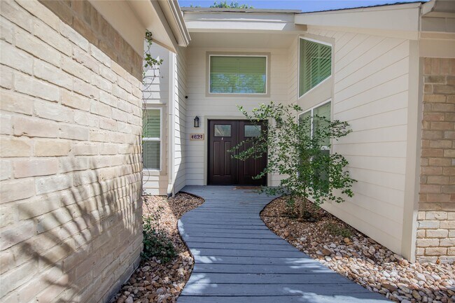 Foto del edificio - 1627 Fall Valley Dr