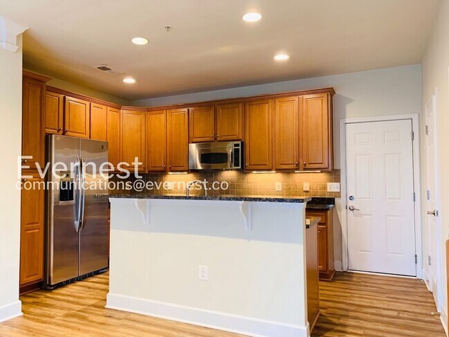 Foto del edificio - 2336 Brookmoor Ln