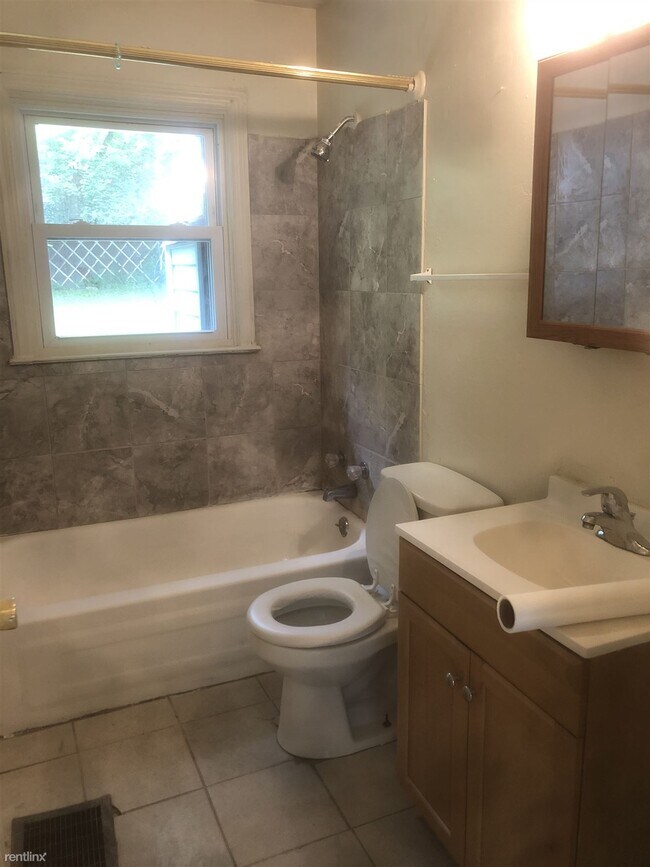 Foto del edificio - 4 br, 1 bath House - 4063 Larkspur Drive