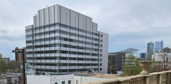 Foto del edificio - 475 W 12th Ave