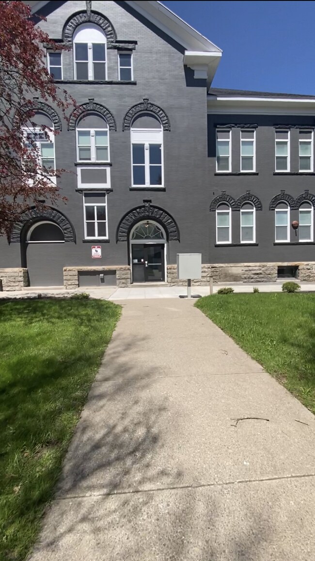 344 Washington Ave Unit 04, Oneida, NY 13421 Apartments in Oneida, NY