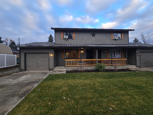 Building Photo - 1907 E St Maries Ave