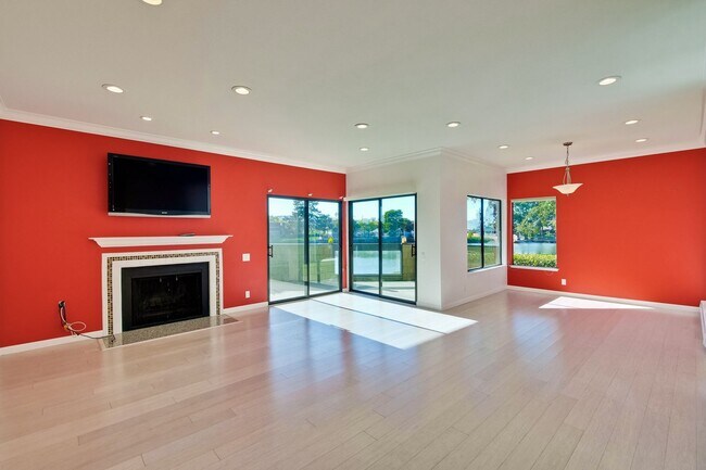 Foto del edificio - 1108 Shoreline Dr