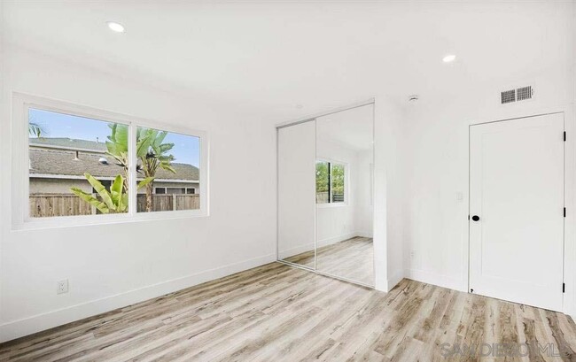 Foto del edificio - 2537 Davis Ave