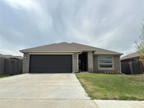 Building Photo - 15521 Rosedown Dr
