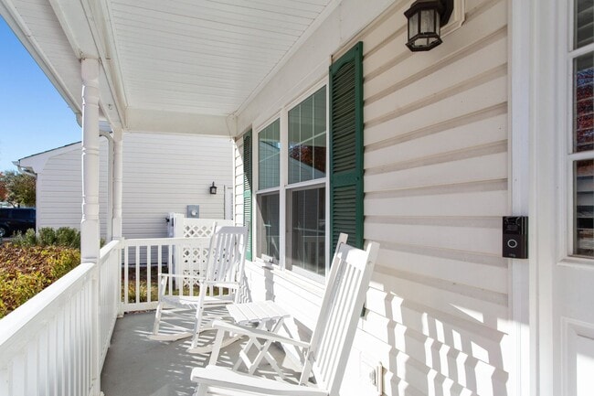 Building Photo - 4 Bedroom Single Family Home in Castleton ...