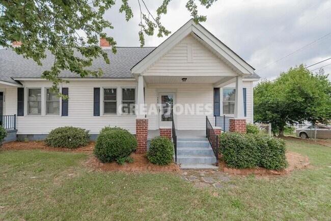 Building Photo - 465 Poplar St