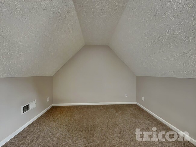 Building Photo - 170 Orchard View