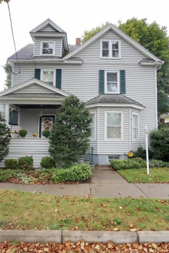 Primary Photo - 7 Millard Ave
