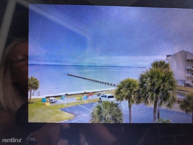 Building Photo - 1150 Fort Pickens Rd