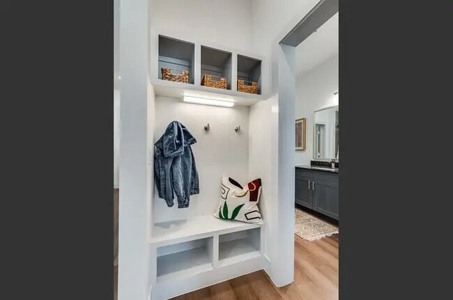 Building Photo - 8100 Brewer Blvd