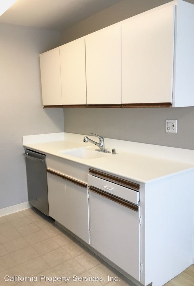 Building Photo - 3485 Alameda de las Pulgas