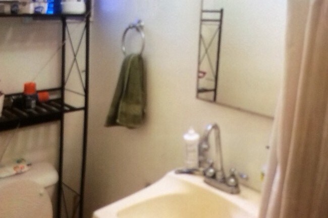 Building Photo - 425 35th Pl