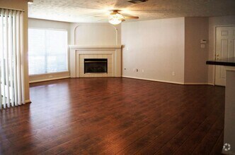 Building Photo - 8051 Bay Branch Dr