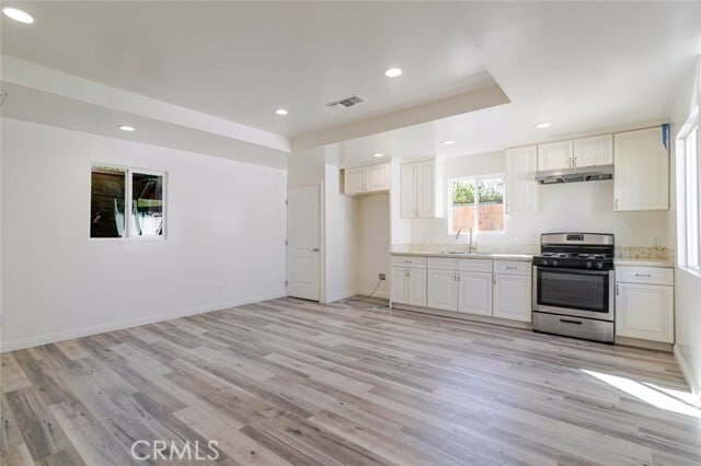 Building Photo - 11246 Saticoy St