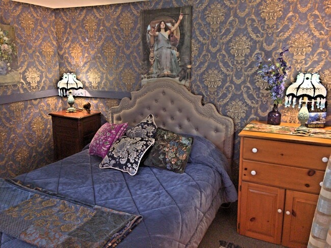 Master bedroom - 111 Causeway Rd