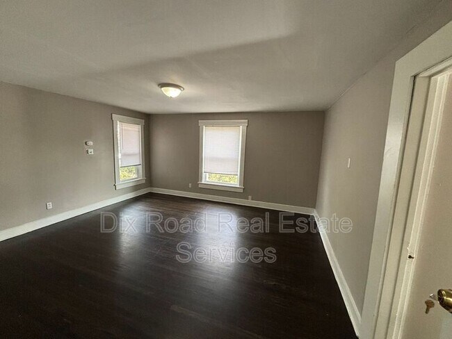 Foto del edificio - 335 Watervliet Ave