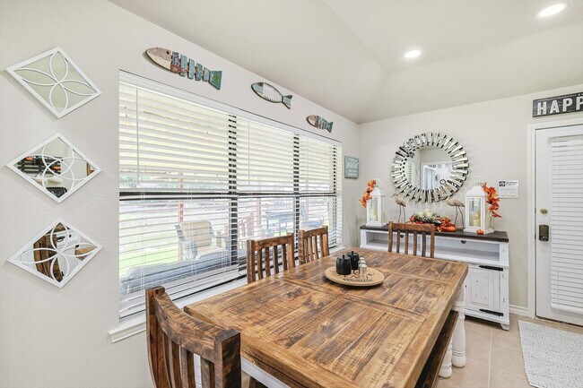 Building Photo - 3708 Lake Vista Ct