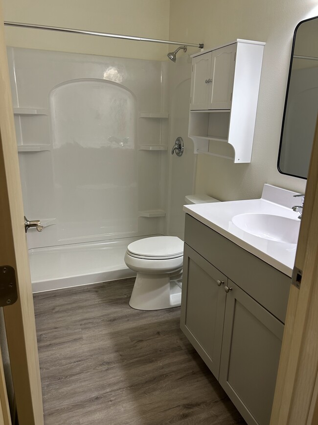 1417-3 Bath - Paramount Grafton Apartments