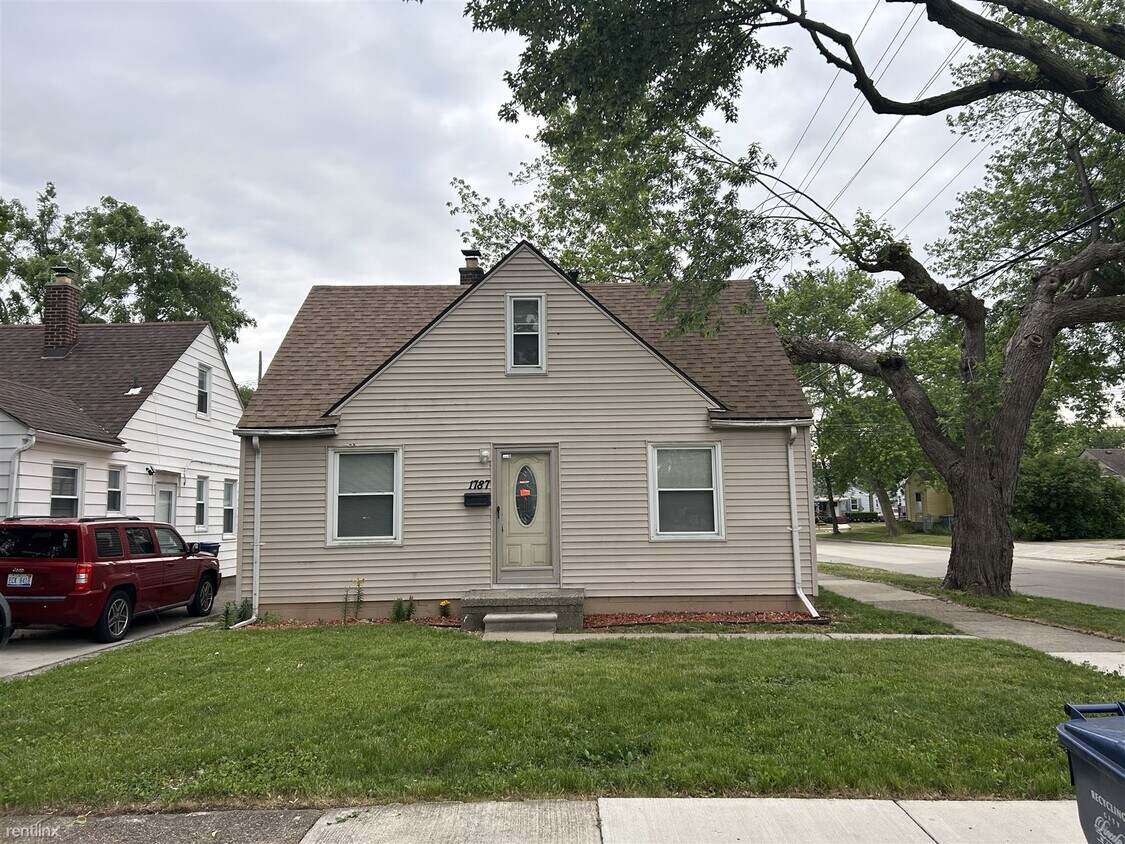 3 br, 1 bath House 1787 Morris Ave House Rental in Lincoln Park, MI