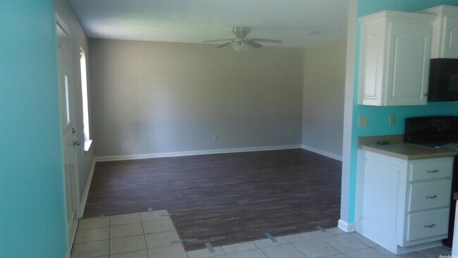 Building Photo - 21 Red Bird Cove