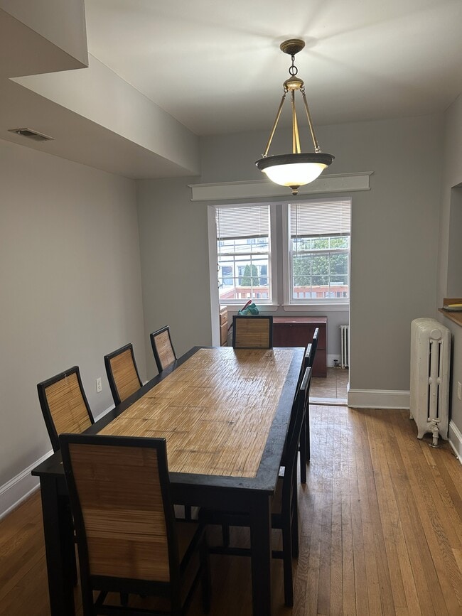 Building Photo - 1039 Quebec Pl NW