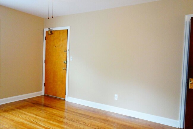Foto del edificio - 8406 Greenwood Ave
