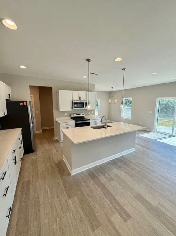 Foto del edificio - 9416 Lawing School Rd