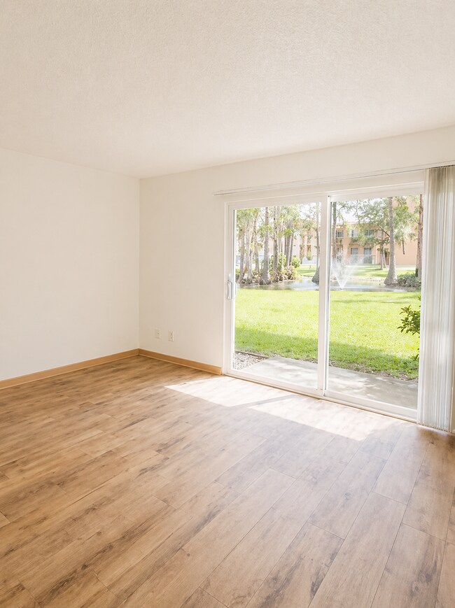 Foto del edificio - Welcome to Tampa Racquet Club – Where Comfort Meets Convenience!