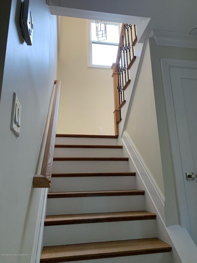Foto del edificio - 528 Albourne Ave