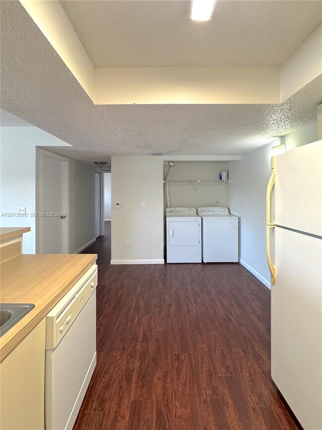 Foto del edificio - 3610 N 56th Ave