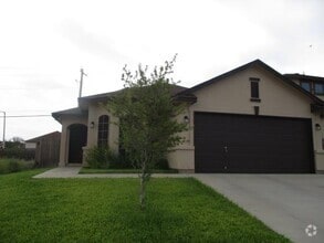 Building Photo - 704 Mercado Ln