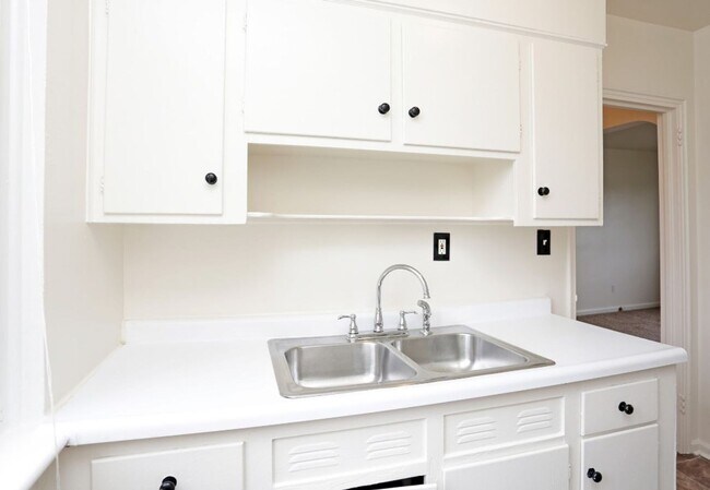 Interior Photo - Franklin Court Apartments