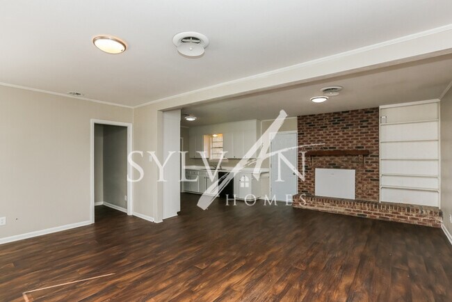 Building Photo - Carve Out a Great Life Here!