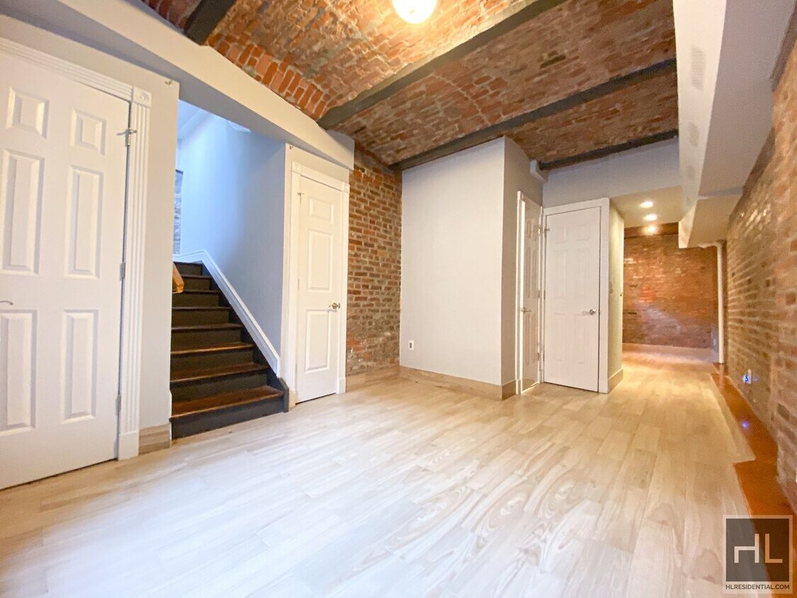 Foto principal - East 18th Street