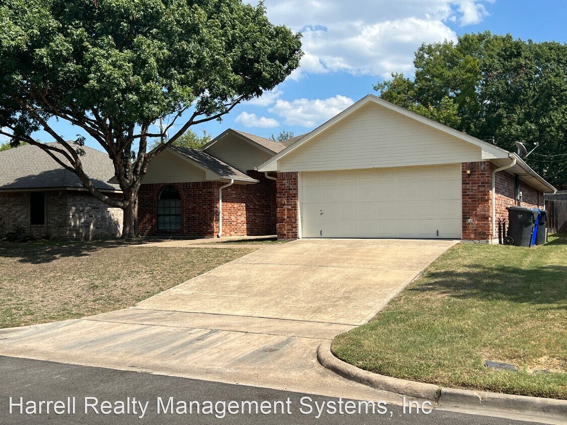 Primary Photo - 3 br, 2 bath House - 1808 Ramada Drive
