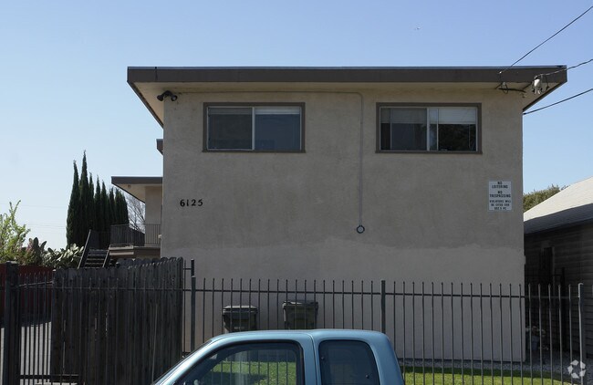 Building Photo - 6125 Hayes St