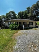 Building Photo - 621 Latham Ave