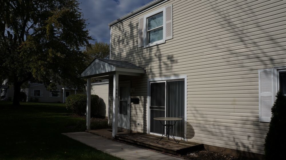 196 Elizabeth Ct, Bartlett, IL 60103 Condo for Rent in Bartlett, IL