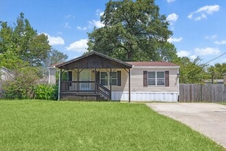 Building Photo - 9642 Live Oak Trail