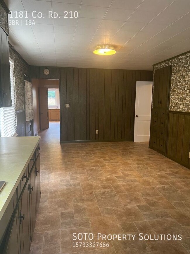 Building Photo - 3 BD / 1 BA